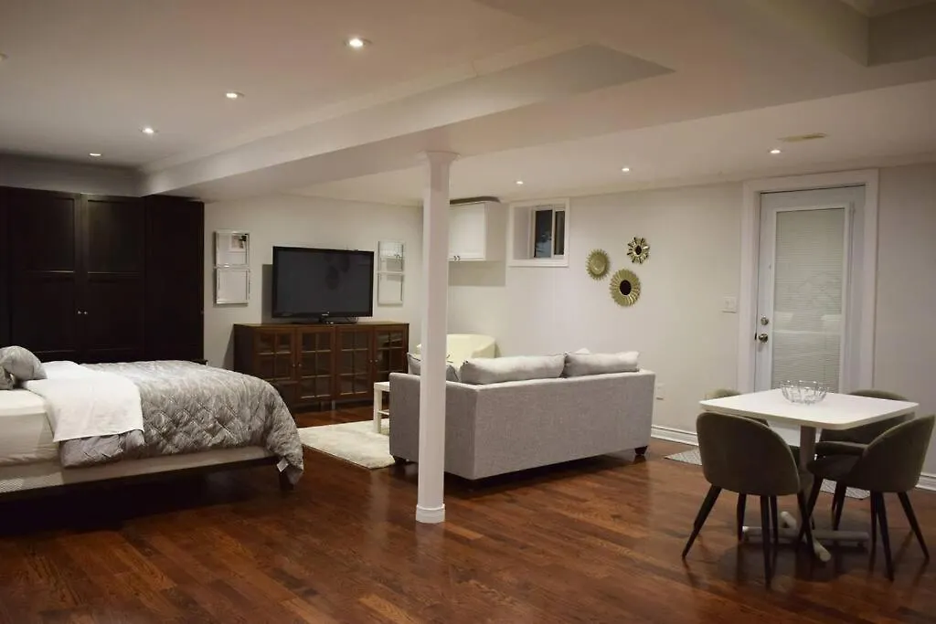 Home Away From Home - Basement Studio Apartment Toronto