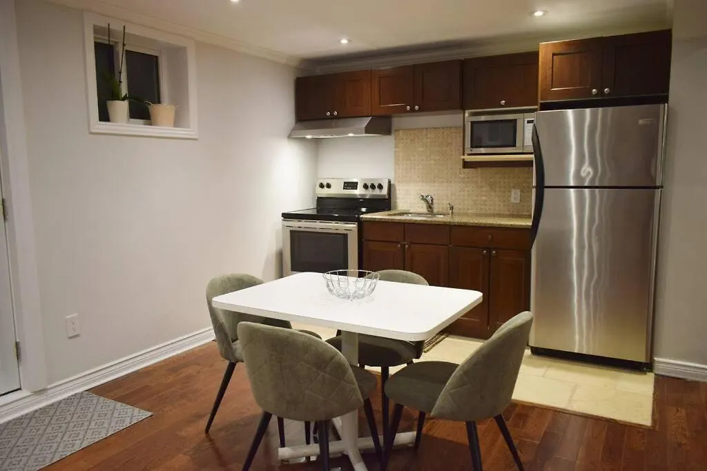 Home Away From Home - Basement Studio Apartment Toronto