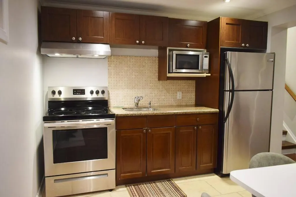 Home Away From Home - Basement Studio Apartment Toronto