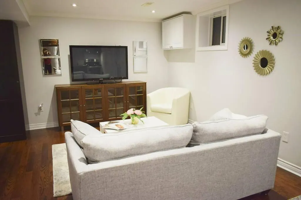 Home Away From Home - Basement Studio Apartment Toronto