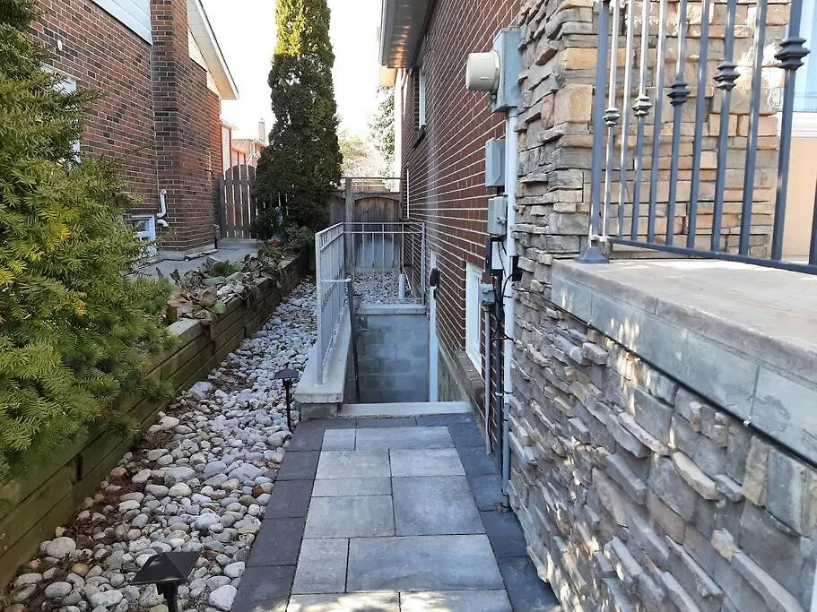 Home Away From Home - Basement Studio Apartment Toronto